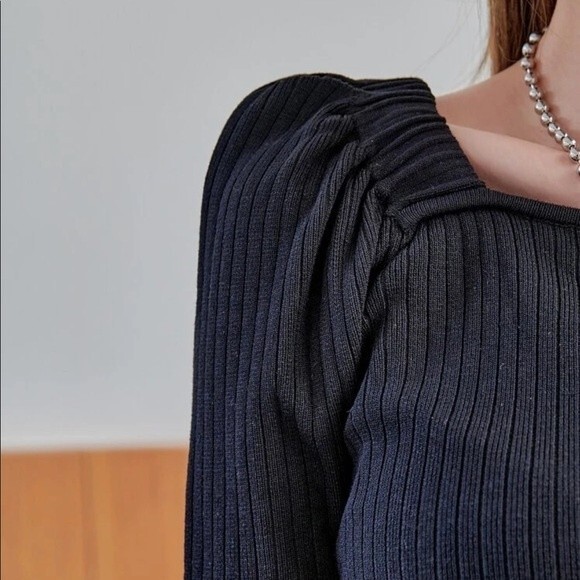 Solid Black Minimalistic Puffed Sleeve Sweater Dress - Picture 6 of 6